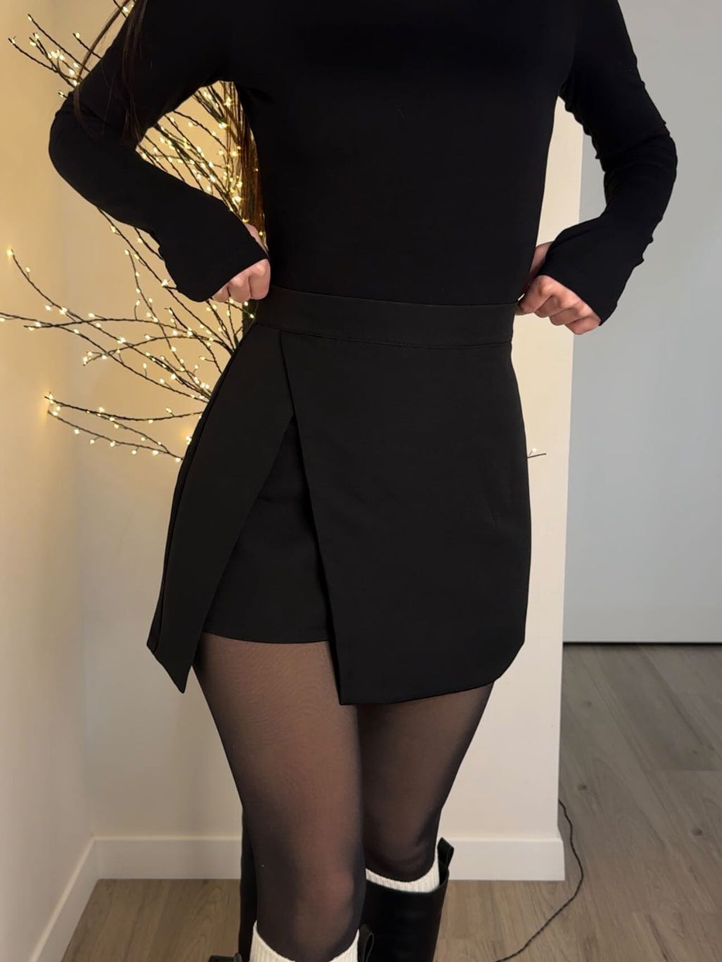 Black High waisted Hip Skorts